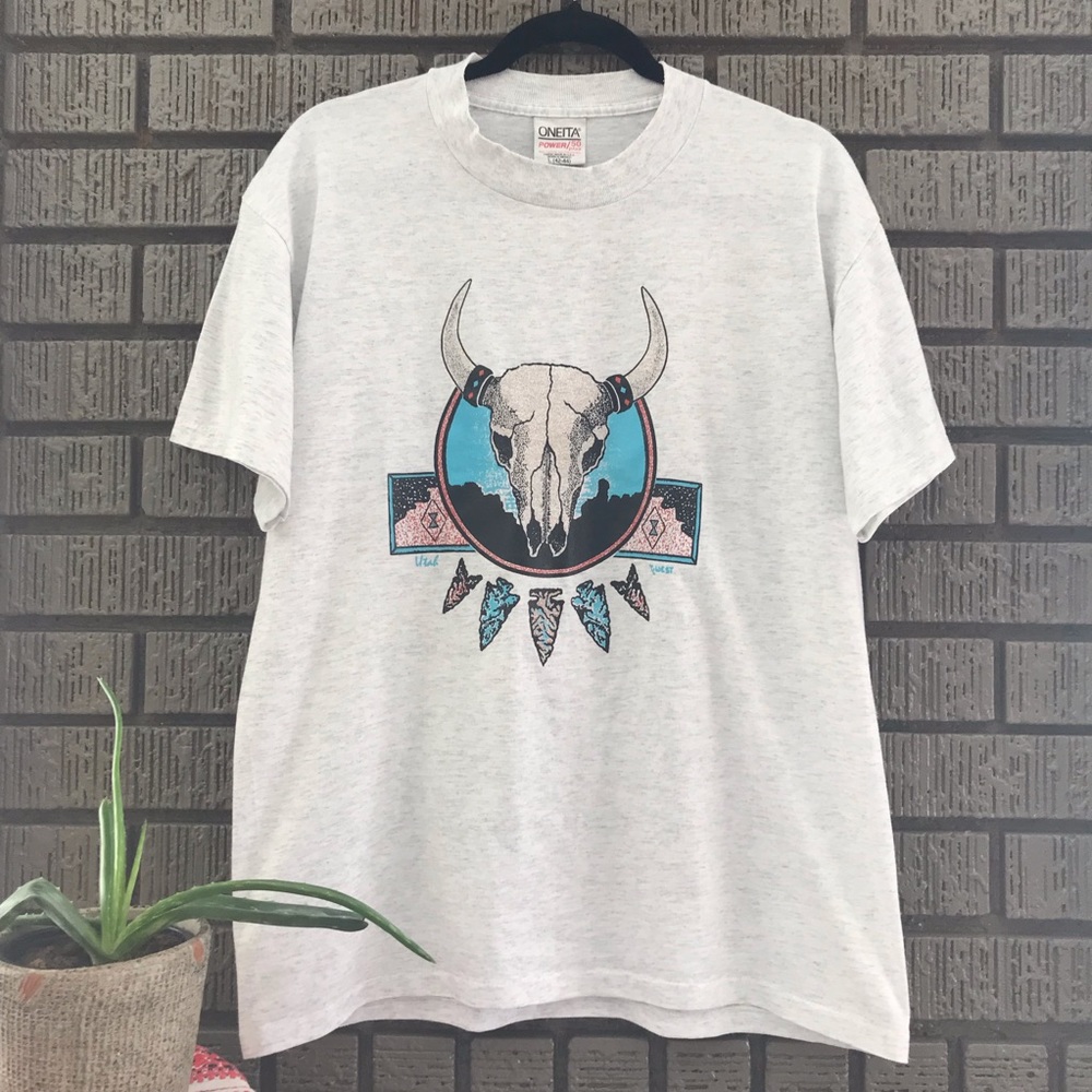 VTG Bull Skull Tribal Arrowheads Graphic Tee Large